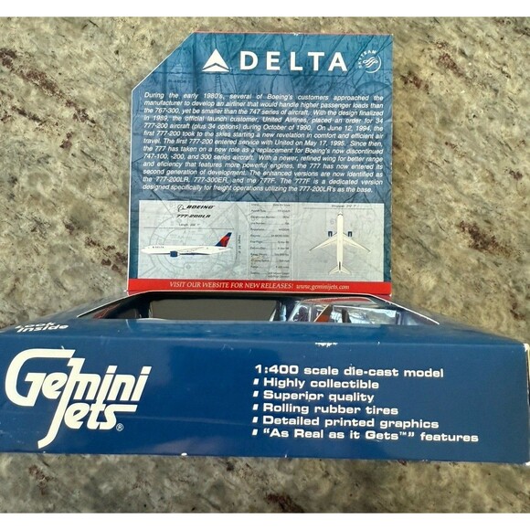 GeminiJets 1:400 Delta Air Lines Boeing 777-200LR N702DN GJDAL777A Airplane - Picture 4 of 8